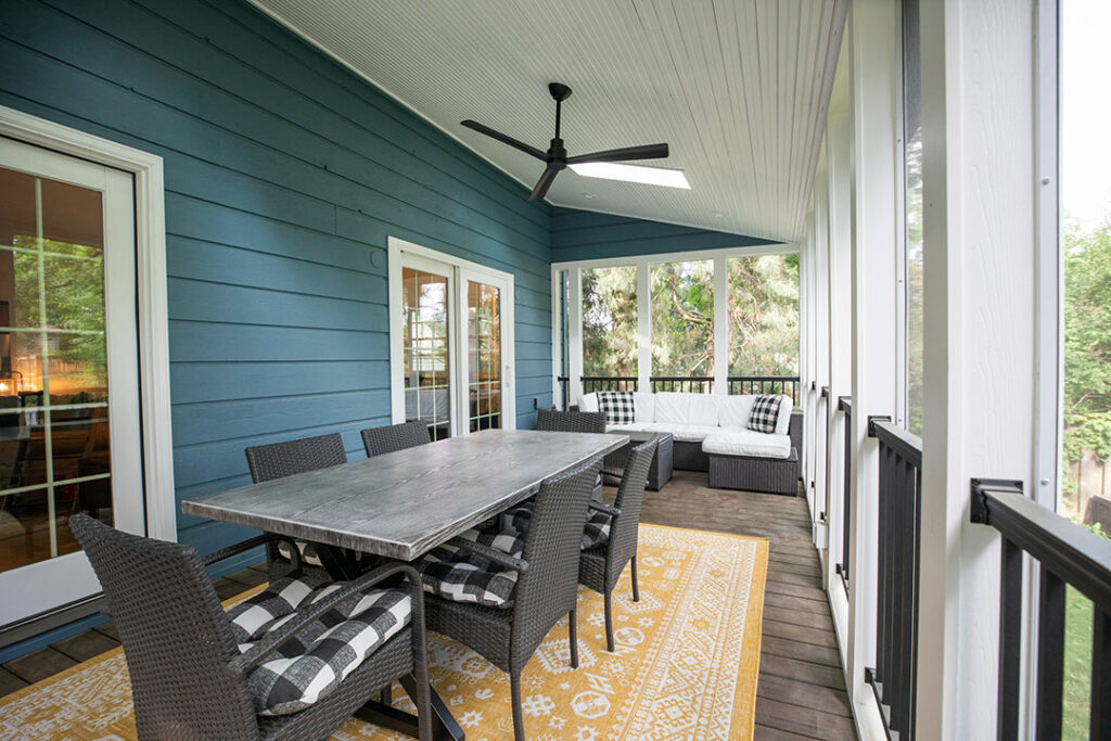 Screen porch with ceiling fan